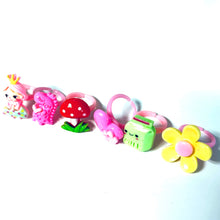 Load image into Gallery viewer, Hidden Toy Ring Bath Bomb