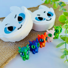 Load image into Gallery viewer, Hidden Toy Dragon Bath Bomb
