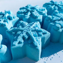 Load image into Gallery viewer, Snowflake Epsom Salts Bath Bomb
