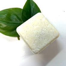 Load image into Gallery viewer, Coconut &amp; Vanilla Bean Shampoo Bar
